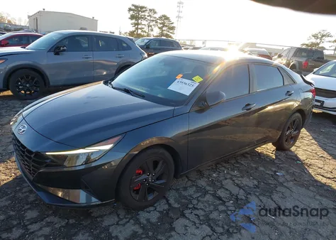 2021 Hyundai Elantra Sel z USA, uszkodzony, nr VIN 5NPLM4AG4MH046394